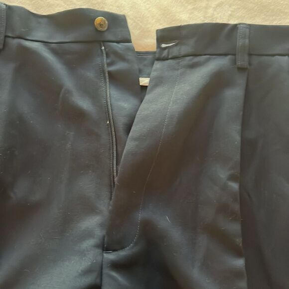 HaggarMens Shorts Navy Size 36W Expandable Waist Moisture Wicking Pleated Pocket - Picture 7 of 11